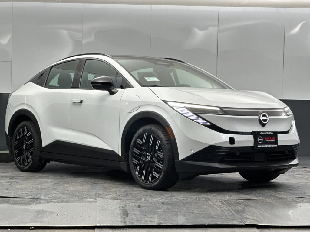 New 2026 Nissan Leaf PLATINUM+